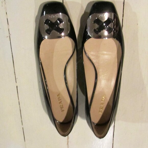 PRADA Patent Leather BLACK LOW BLOCK 1.5" HEEL METAL BUCKLE SIZE 10 - Picture 1 of 6